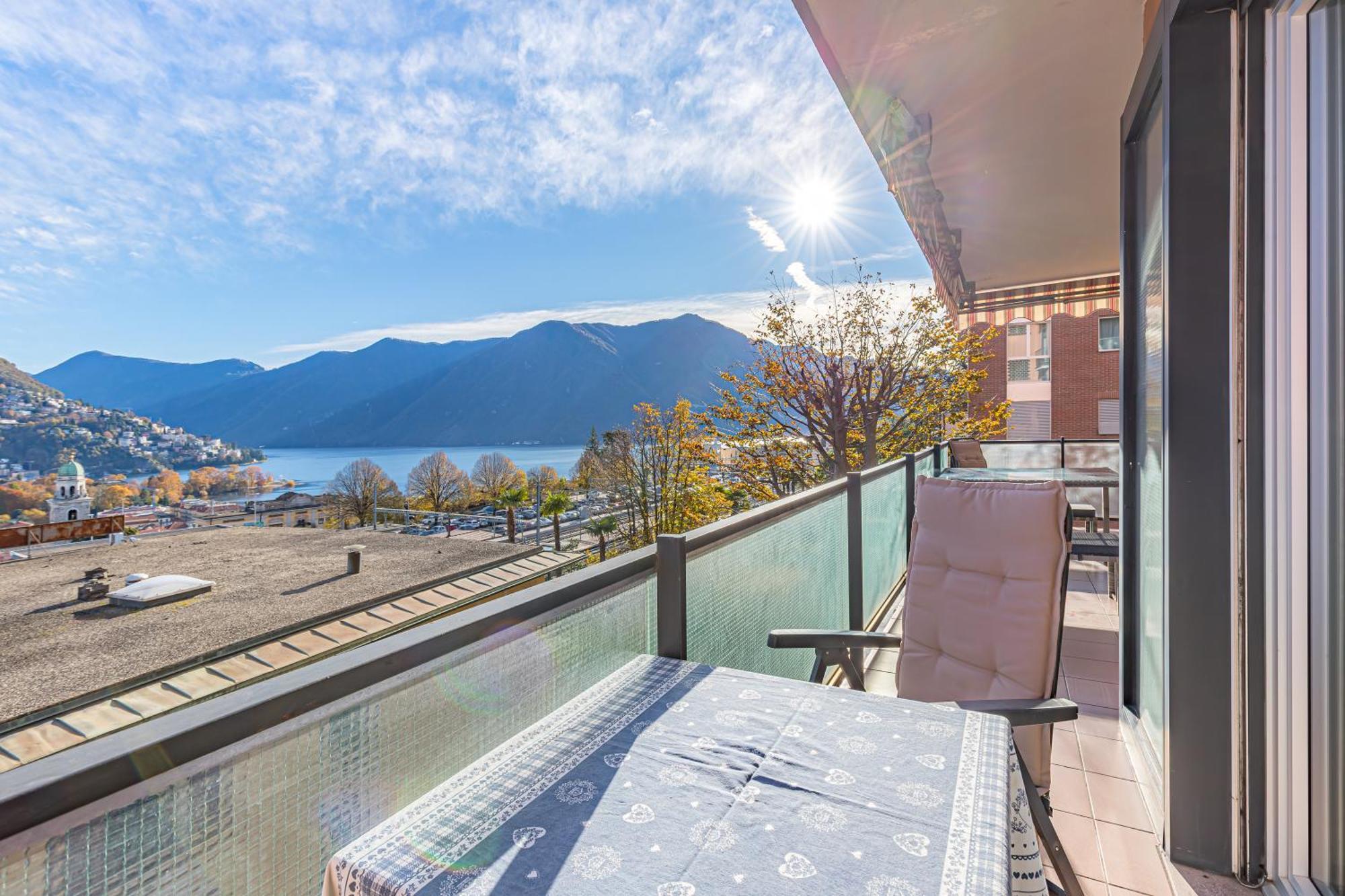 Imperial Of Lugano 4 With A Lake View Behind The Station And 10 Min From The Lake Apartamento Exterior foto